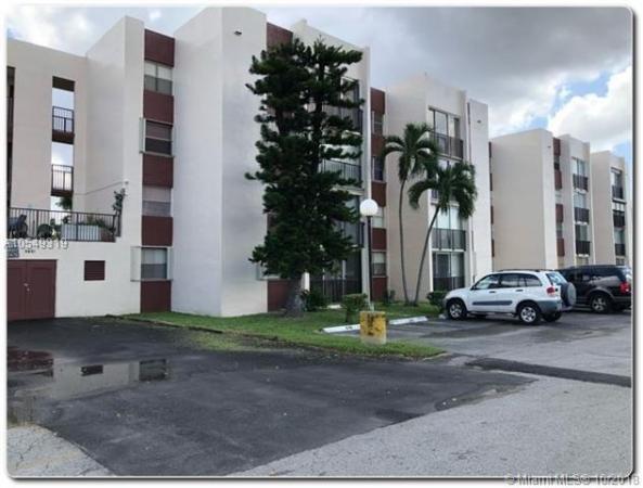 Versailles Gardens, 9441 SW 4th St #402-8, Fountainebleau, Florida 33174, image 2