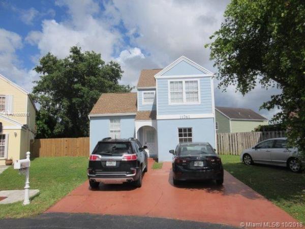 Towngate South, 11741 SW 119th Ter, Kendall, Florida 33186, image 2