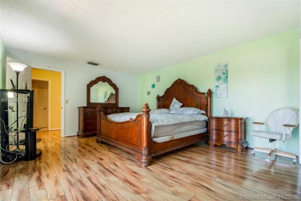 Kirkwood Townhomes, 2852 Kirk Rd, Lake Worth, Florida 33461, image 2