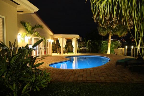 Pompano Isles, 2460 SE 9th St, Pompano Beach, Florida 33062, image 1