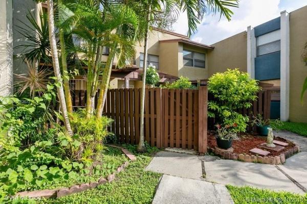 Indian Lake Village, 10221 Fontainebleau Blvd #105, Fountainebleau, Florida 33172, image 2