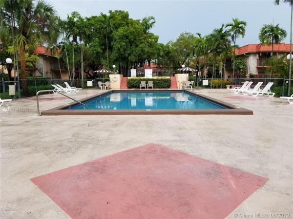 Kendallwood Villas, 10477 SW 108th Ave #118, Kendall, Florida 33176, image 2