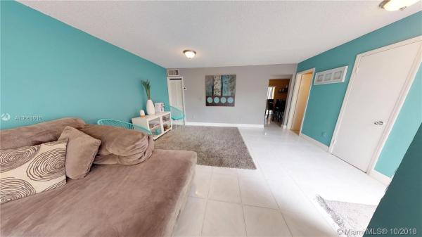 Snapper Creek Townhouses, 6633 SW 113th Ct, Kendall, Florida 33173, image 2