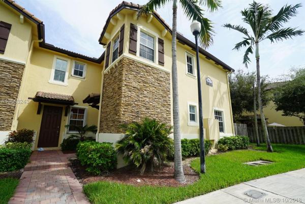 The Shores At Isles Of Bayshore, 9123 SW 227th St #6, Cutler Bay, Florida 33190, image 2