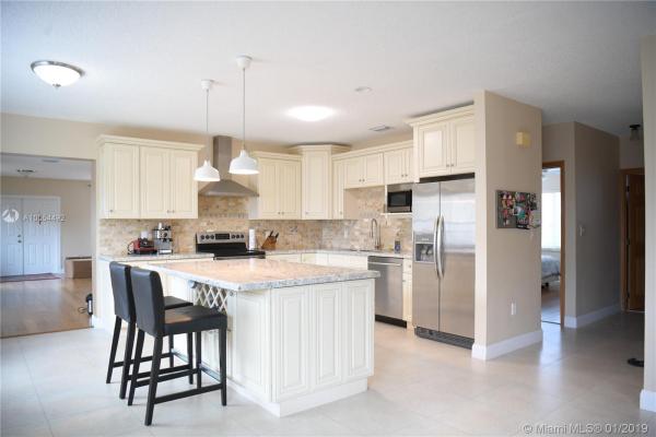 Coral Villas, 6356 SW 32nd St, Coral Terrace, Florida 33155, image 2