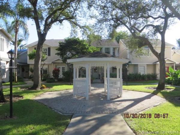 Villas Of Deerwood, 14465 SW 122nd Pl 0, Three Lakes, Florida 33186, image 2
