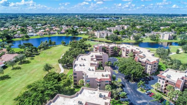 Sabal Palm Of Pine Island Ridge, 9520 Seagrape Dr #105, Davie, Florida 33324, image 3
