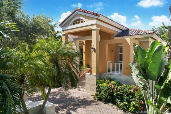 Hammocks Oaks Harbor, 331 Campana Ave, Coral Gables, Florida 33156, image 2