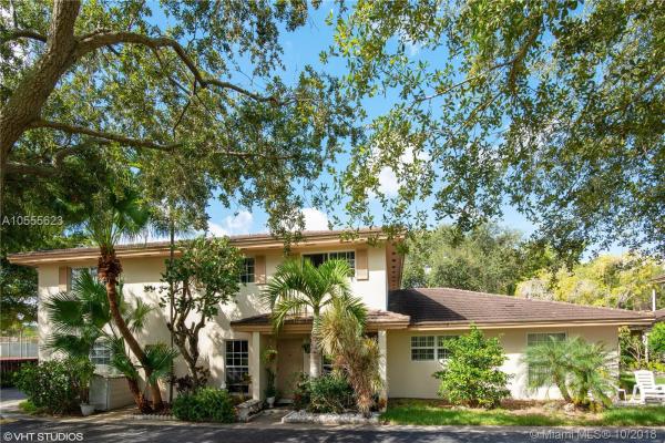 Camino Circle, 7942 Camino Cir #B-6, Glenvar Heights, Florida 33143, image 2
