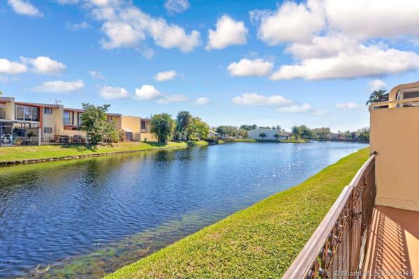 Sunset Park Lake Villas, 10402 SW 76th St, Kendall, Florida 33173, image 2