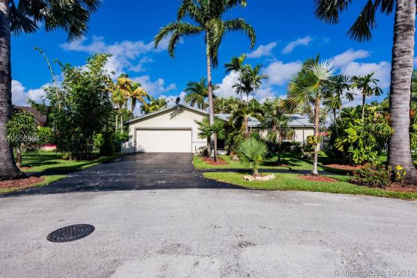Meadow Wood Manor, 25840 SW 132nd Pl, Princeton, Florida 33032, image 2