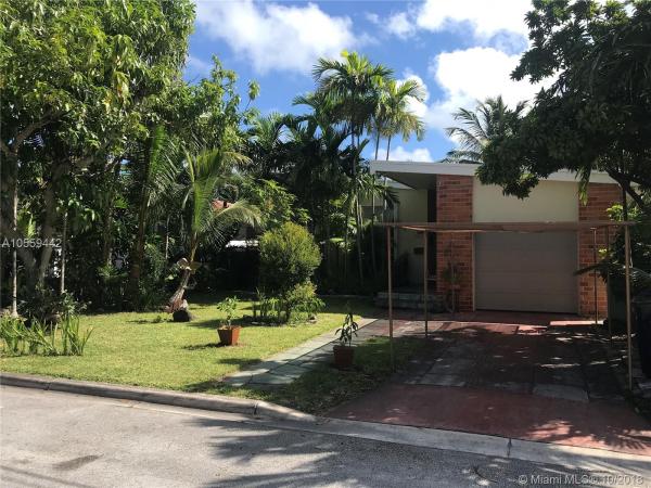 Altos Del Mar, 9225 Emerson Ave, Surfside, Florida 33154, image 2