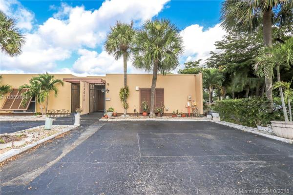 Loch Lomond East, 16028 Kilmarnock Dr #16028, Miami Lakes, Florida 33014, image 2