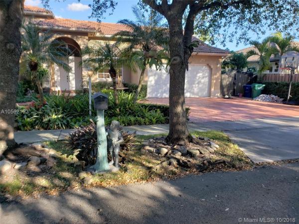 Oak Place, Miami Lakes, Florida 33016, image 2