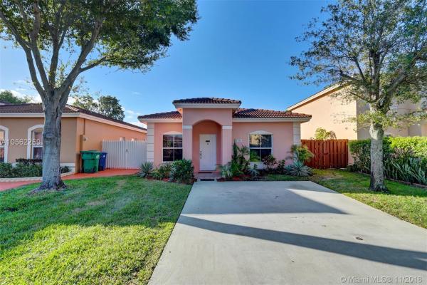 Spanish Lakes, 7956 NW 199th Ter, Hialeah, Florida 33015, image 2