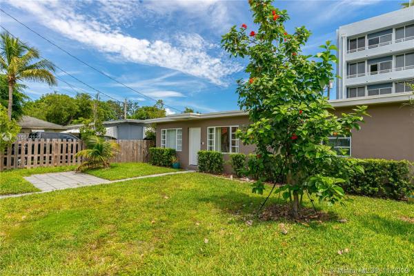 De Hedouvilles, 3271 Thomas Ave, Miami, Florida 33133, image 2