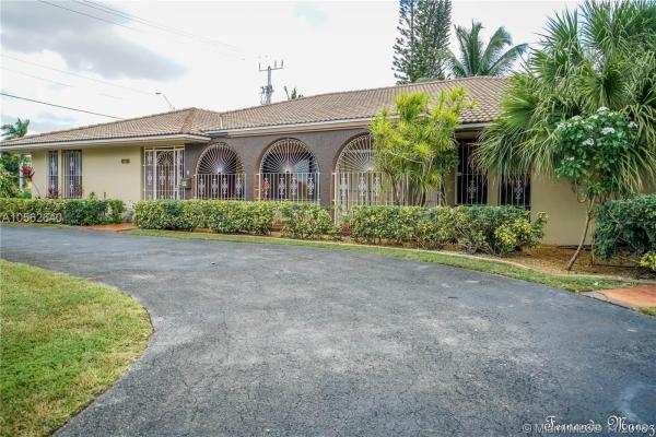 6710 N. Augusta Dr, Country Club, Florida 33015, image 2