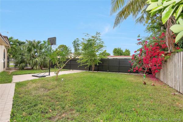 Westwood Lakes Residential, 10955 SW 41st St, Westwood Lakes, Florida 33165, image 2