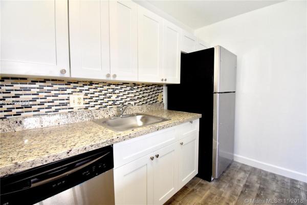 Live Oak Of Pine Island Ridge, 9441 Live Oak Pl #203, Davie, Florida 33324, image 2