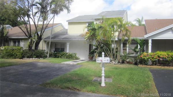 Hickory Lane Country Villas At Country Walk, 14514 SW 142nd Place Cir, Country Walk, Florida 33186, image 2