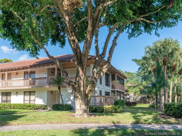 Golf Villas, 506 Brackenwood Pl, Palm Beach Gardens, Florida 33418, image 2