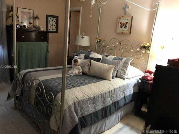Indian Summer Village, 575 W Park Dr #205, Fountainebleau, Florida 33172, image 2