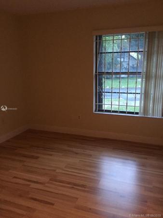 Spring Lakes Village, 545 NW 99 Ct #545, Fountainebleau, Florida 33172, image 2