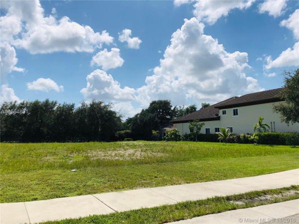 Grand Oaks Estates, 12762 Grand Oaks Dr, Davie, Florida 33330, image 2