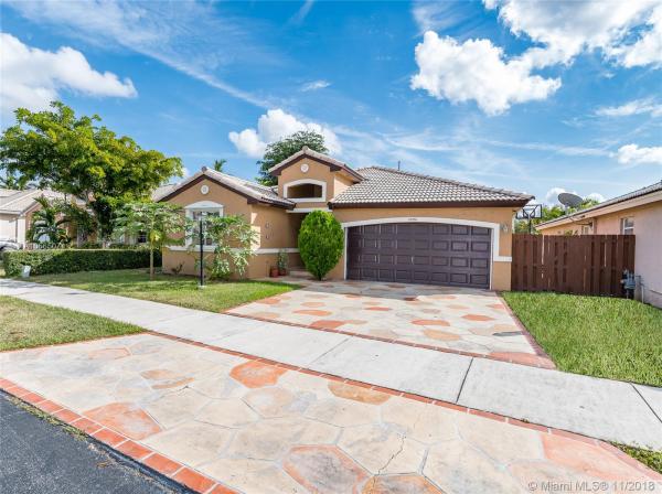 Lago Mar South, 15956 SW 86th Ter, Kendall, Florida 33193, image 2