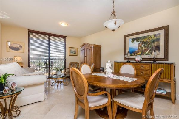 Puerta De Palmas, 888 S Douglas Rd #812, Coral Gables, Florida 33134, image 2