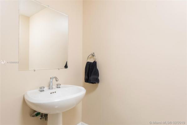 Two Tequesta Point, 808 Brickell Key Dr #2207, Miami, Florida 33131, image 2