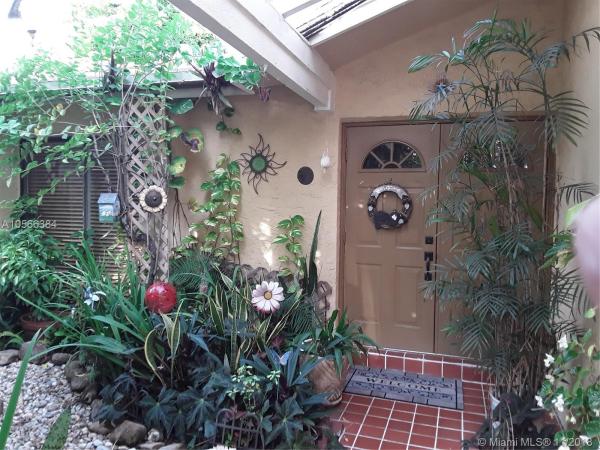 Patio Homes In The Crossings, 11727 SW 132nd Pl, The Crossings, Florida 33186, image 2