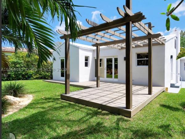 Isle Of Normandy Trouville, 1595 Biarritz Dr, Miami Beach, Florida 33141, image 1