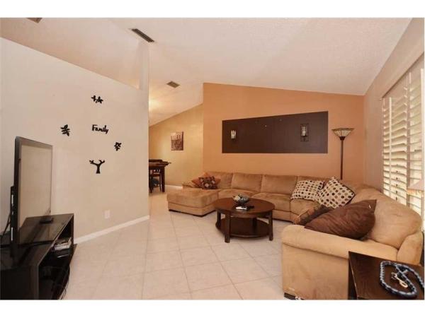 The Lofts Town Villas, 1521 NE 150th St #103, Golden Glades, Florida 33161, image 2