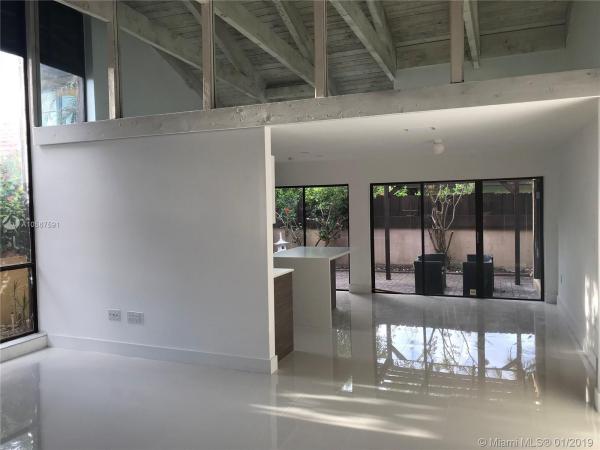 California Club Homes, 1049 NE 203rd Ter, Ives Estates, Florida 33179, image 2