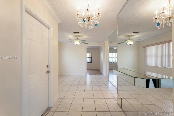La Mirage Of Harbor Village, 21190 Mainsail Cir #A18, Aventura, Florida 33180, image 2