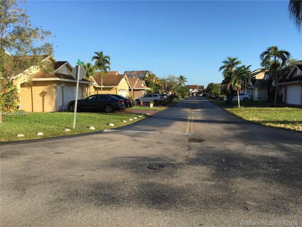 Country Lake Park, 18940 NW 78th Ave, Hialeah, Florida 33015, image 2
