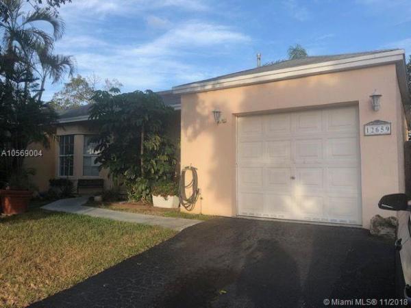 Villas Of Deerwood, 12659 SW 144th Ter, Three Lakes, Florida 33186, image 2