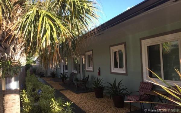 Michloe Villas, 917 NE 23rd Dr #3, Wilton Manors, Florida 33305, image 2