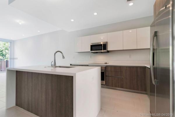 Parkview Villas, 2471 NE 135th St, North Miami, Florida 33181, image 2