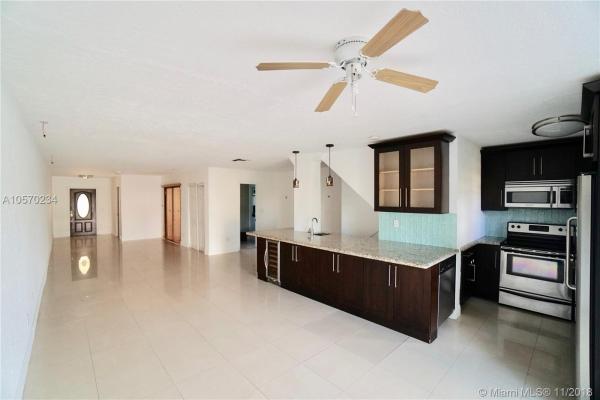 Sunset Park Town Houses, 8008 SW 103rd Ave, Kendall, Florida 33173, image 2