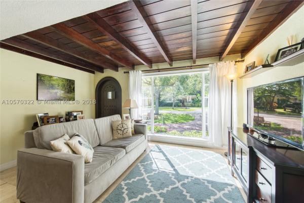 Kent Estates, 561 Nightingale Ave, Miami Springs, Florida 33166, image 2