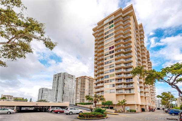 Del Prado South Towers, 18041 Biscayne Blvd #1701-4, Aventura, Florida 33160, image 2