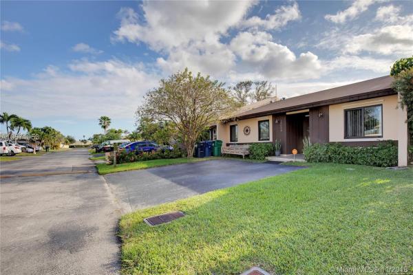 Devon Aire Villas, 12006 SW 110th St Cir S #12006, The Crossings, Florida 33186, image 2