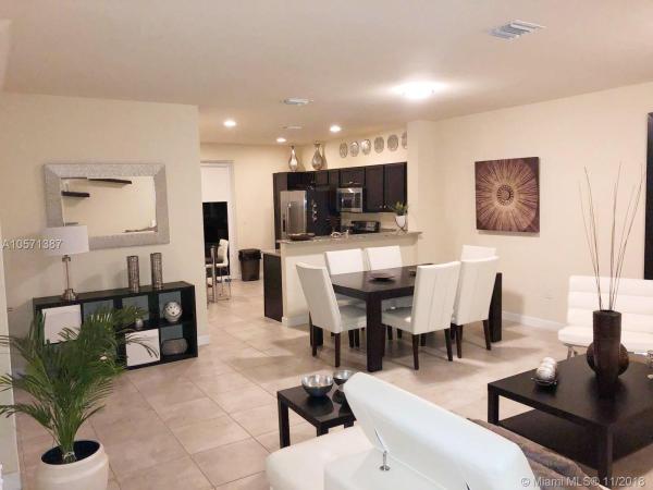 Kendall Commons Townhomes, 17129 SW 96th St, The Hammocks, Florida 33196, image 2