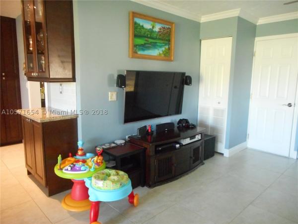 Kendale South, 10301 SW 98th Ave, Kendall, Florida 33176, image 2