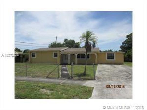 Fleetwood Gardens, 2120 NW 185th Ter, Miami Gardens, Florida 33056, image 2