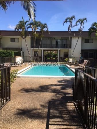 Centre Hill Courts, 825 NW 13th St #2220, Boca Raton, Florida 33486, image 2