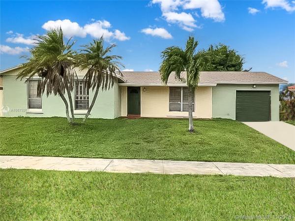 Meadow Wood Manor, 26584 SW 122nd Pl, Three Lakes, Florida 33032, image 2