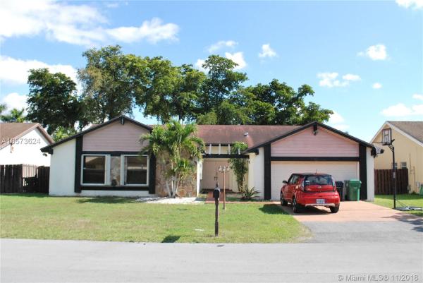 Lakes Of The Meadow, 5421 SW 147 Ct #, Kendall West, Florida 33185, image 2